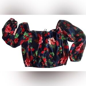Papaya floral boho cropped cold shoulder elastic feminine flirty. Size Medium